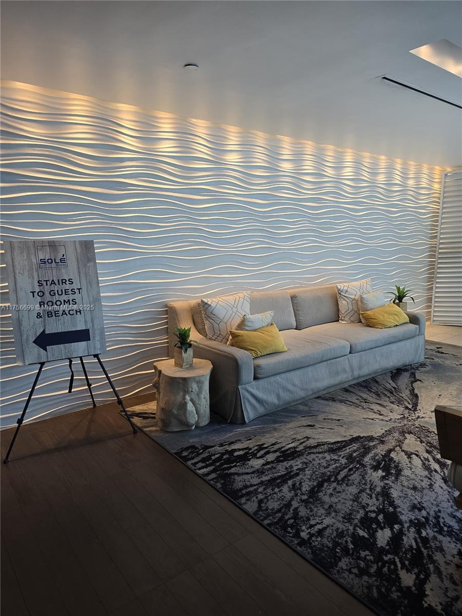 SOLE CONDO - Residential