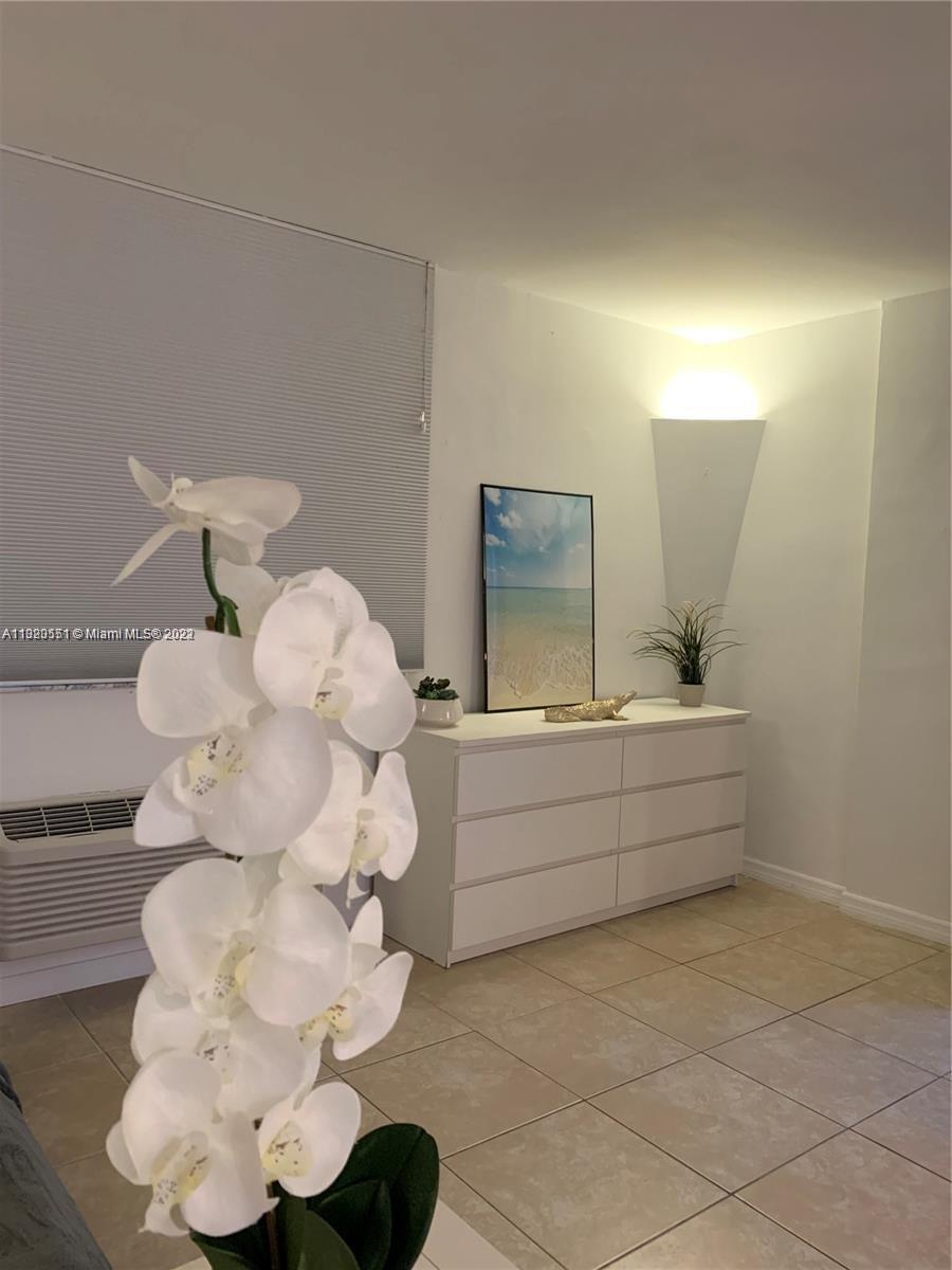 ISLANDER CONDO APTS - Residential