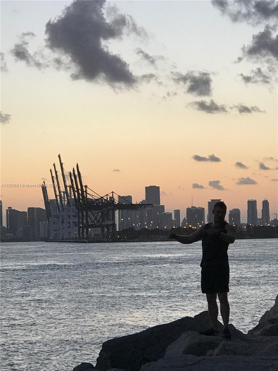 ISLANDER CONDO APTS - Residential