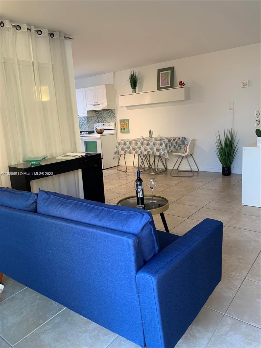 ISLANDER CONDO APTS - Residential