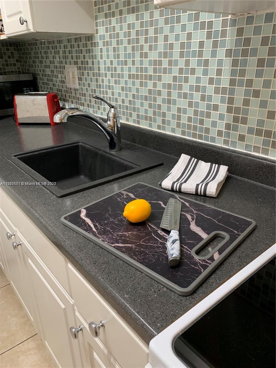 ISLANDER CONDO APTS - Residential