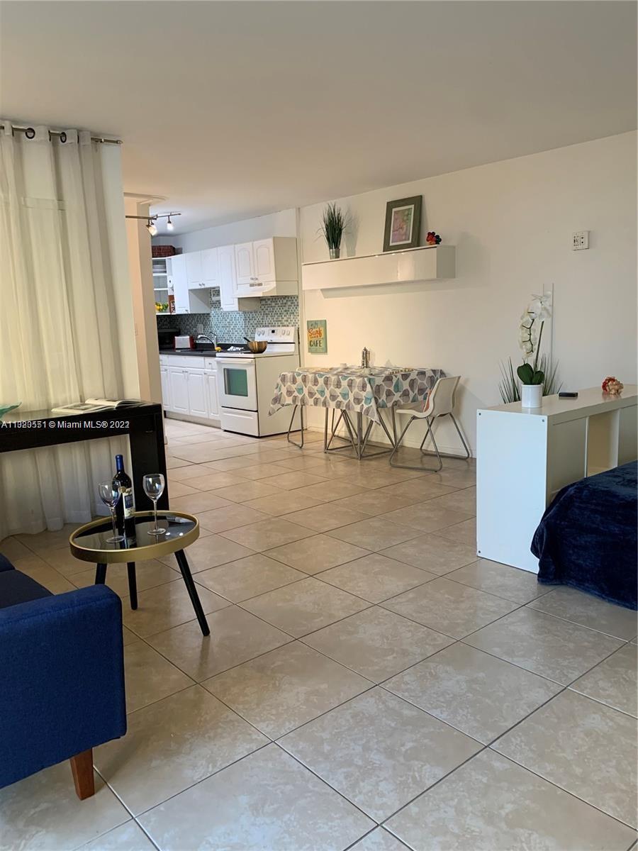 ISLANDER CONDO APTS - Residential