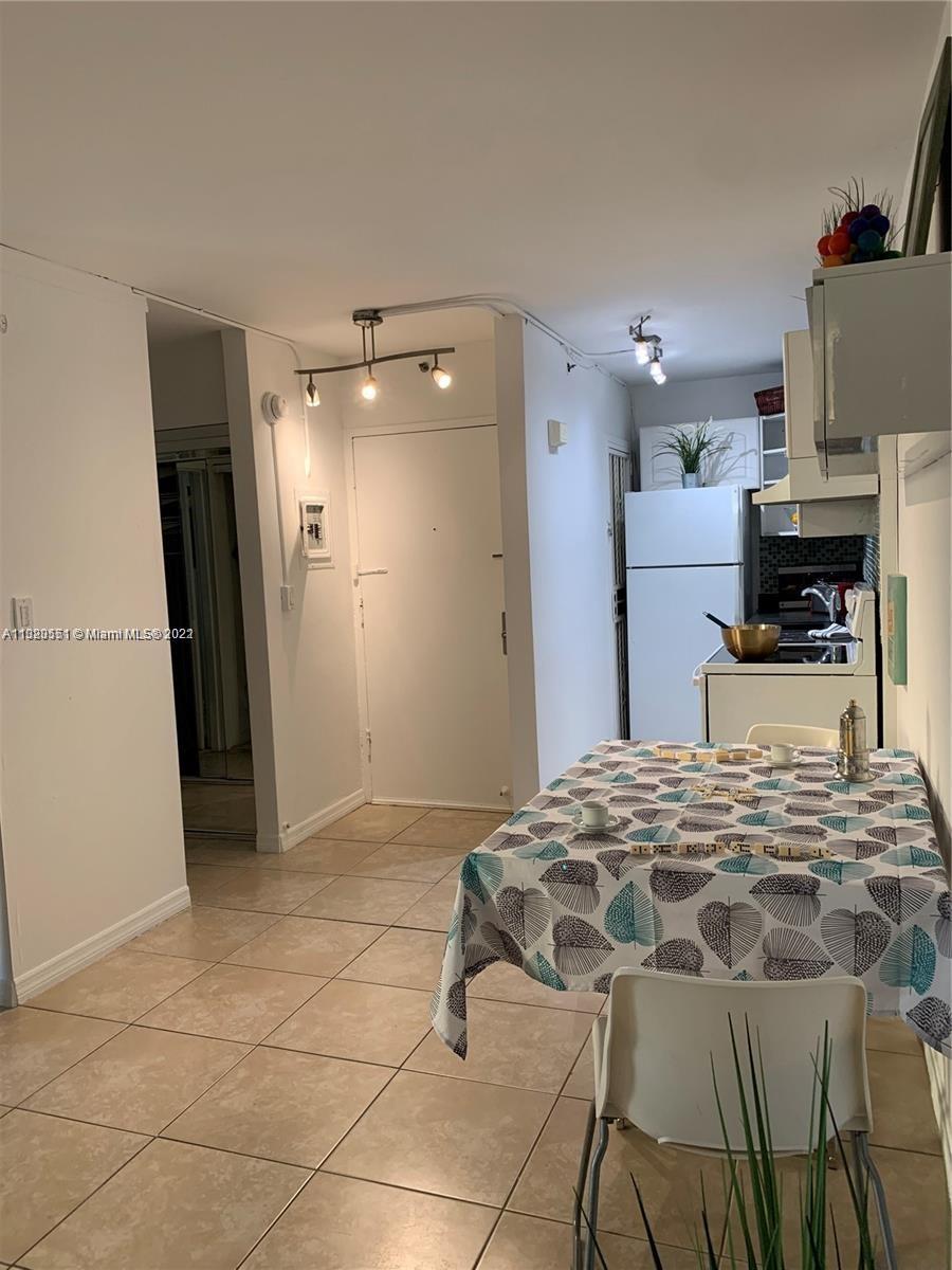 ISLANDER CONDO APTS - Residential