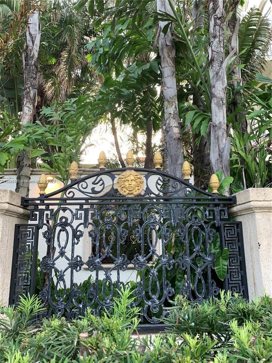 ISLANDER CONDO APTS - Residential