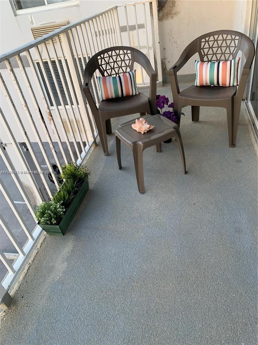 ISLANDER CONDO APTS - Residential