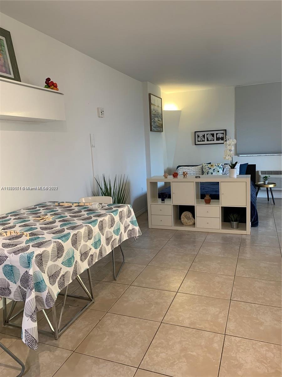 ISLANDER CONDO APTS - Residential