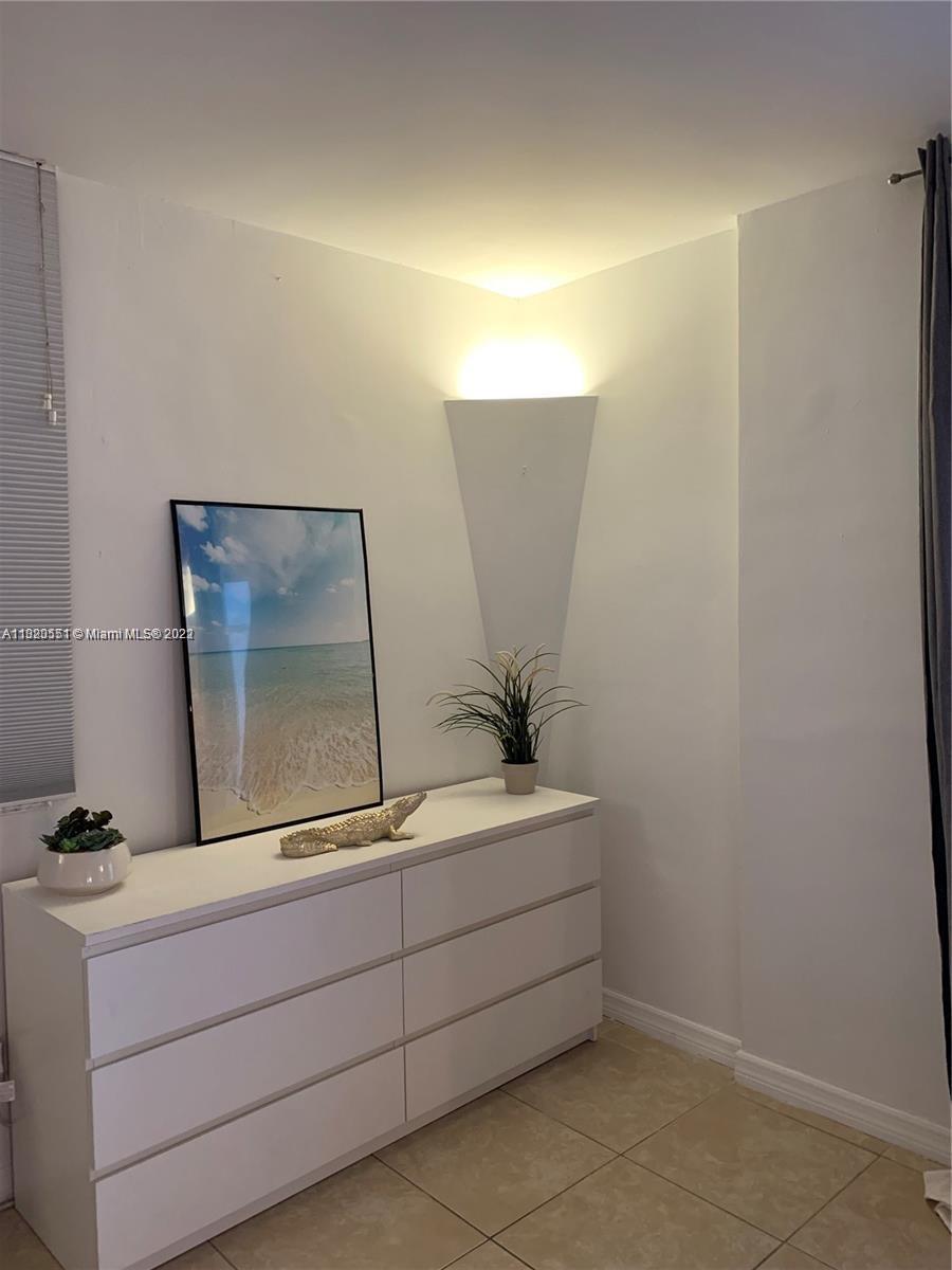 ISLANDER CONDO APTS - Residential