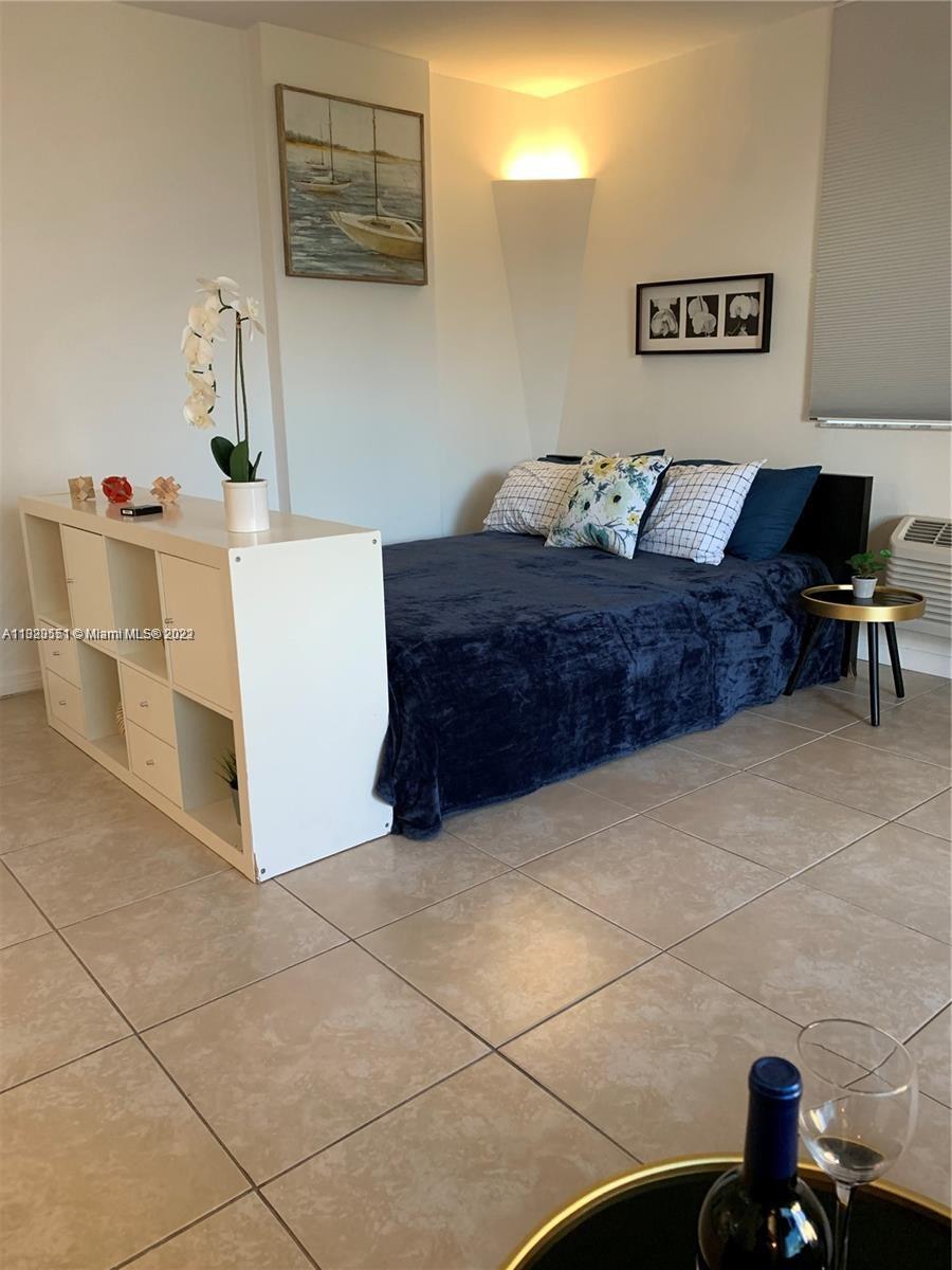 ISLANDER CONDO APTS - Residential