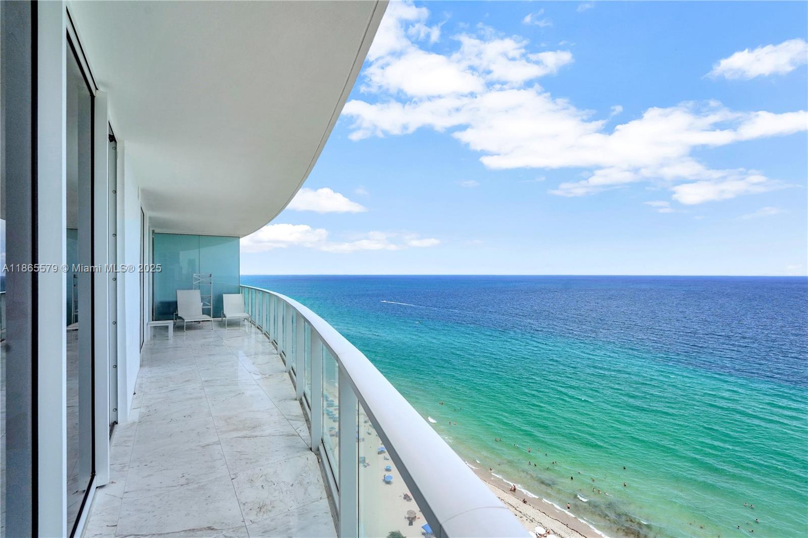 APOGEE BEACH CONDOMINIUM - Residential