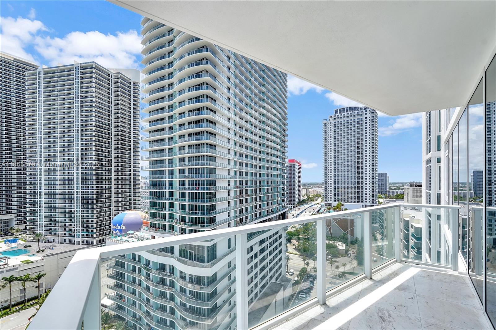 APOGEE BEACH CONDOMINIUM - Residential