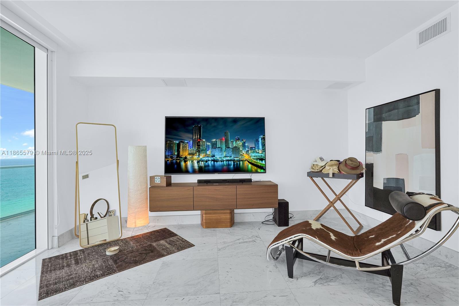 APOGEE BEACH CONDOMINIUM - Residential