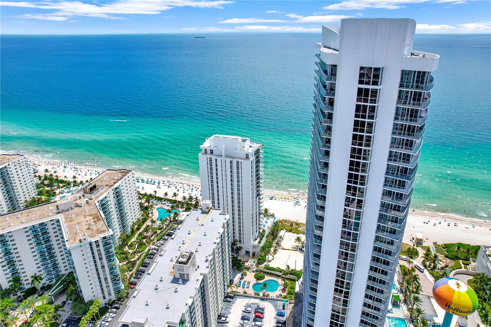 APOGEE BEACH CONDOMINIUM - Residential