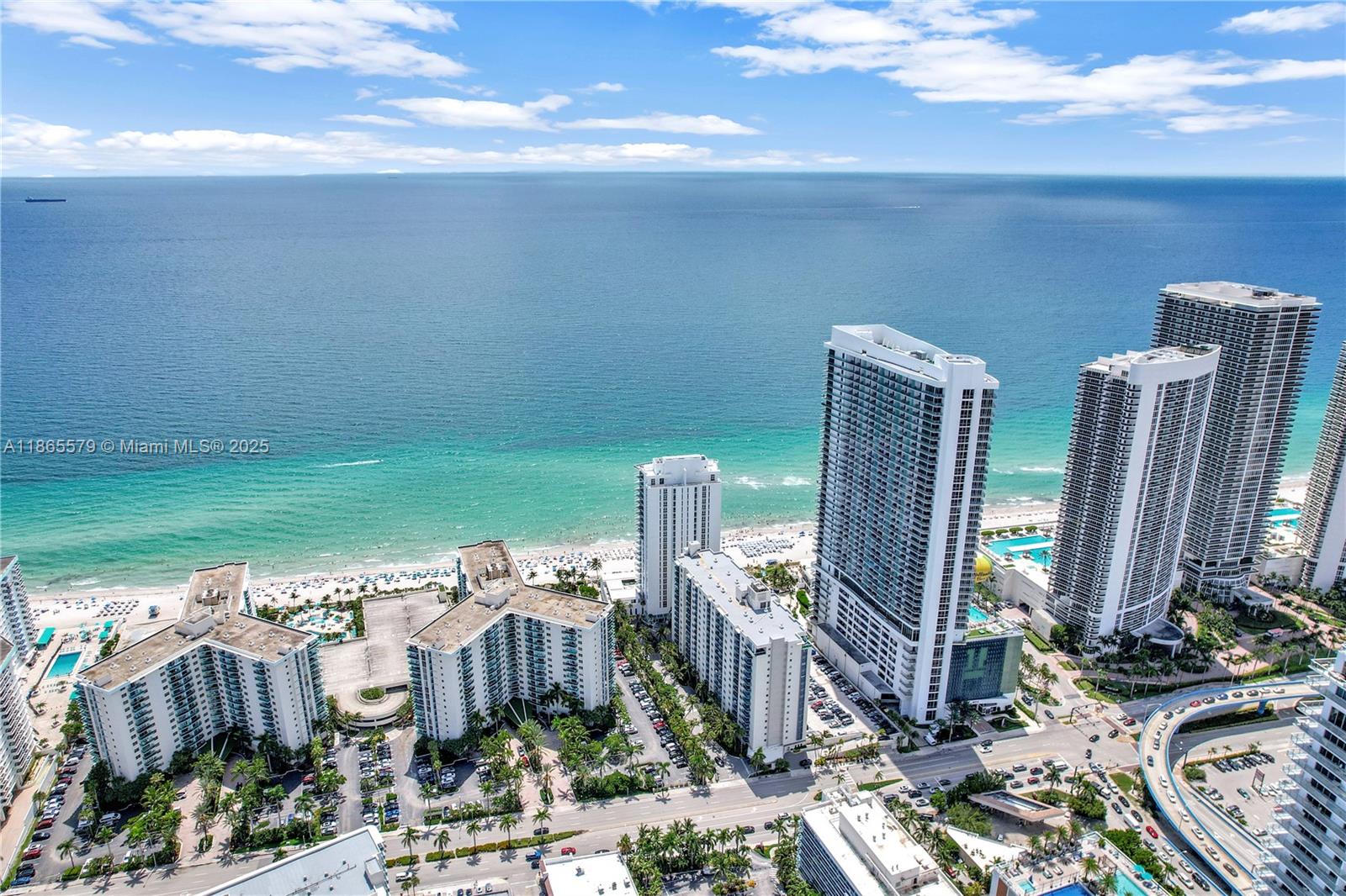 APOGEE BEACH CONDOMINIUM - Residential