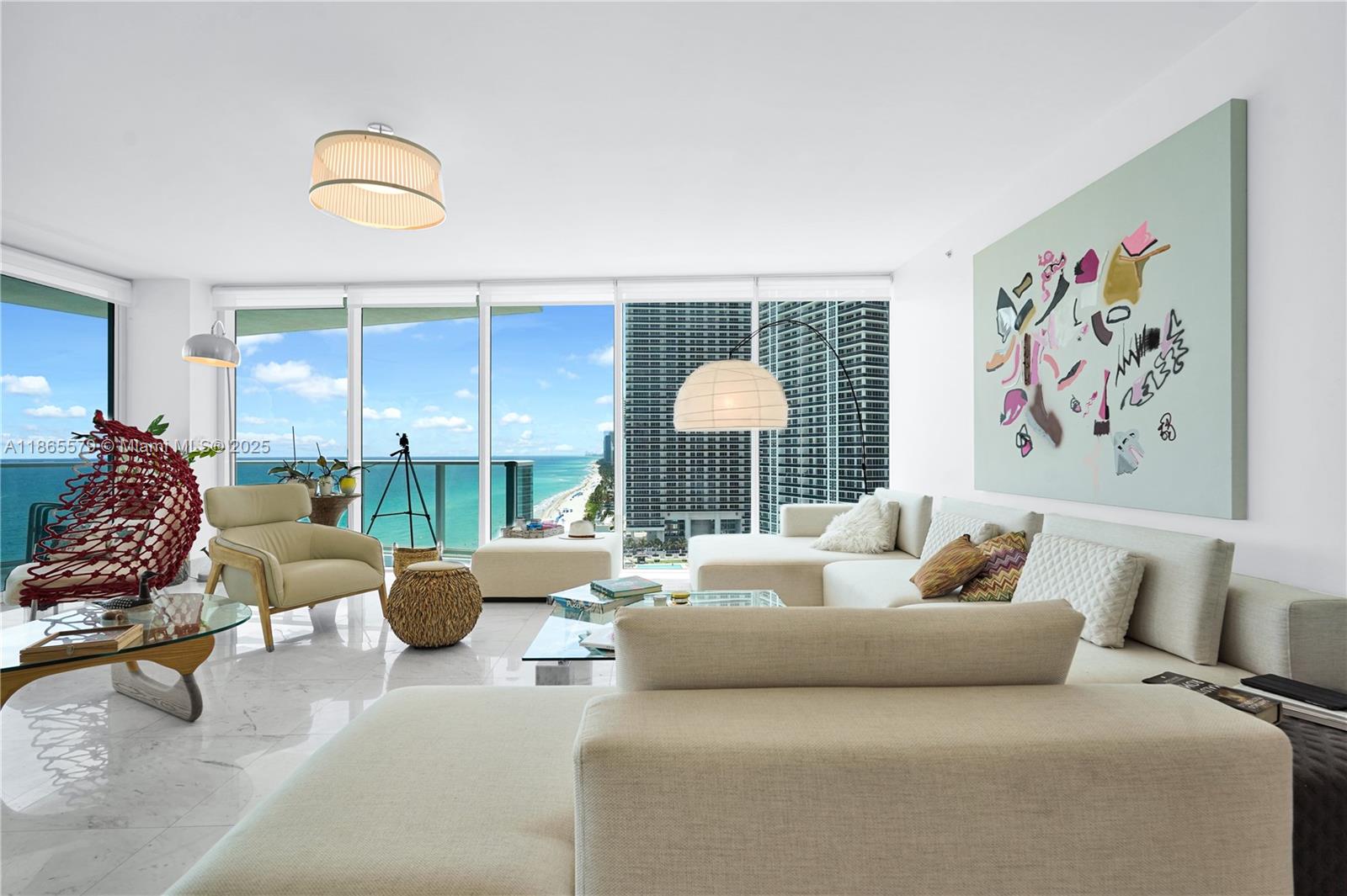 APOGEE BEACH CONDOMINIUM - Residential