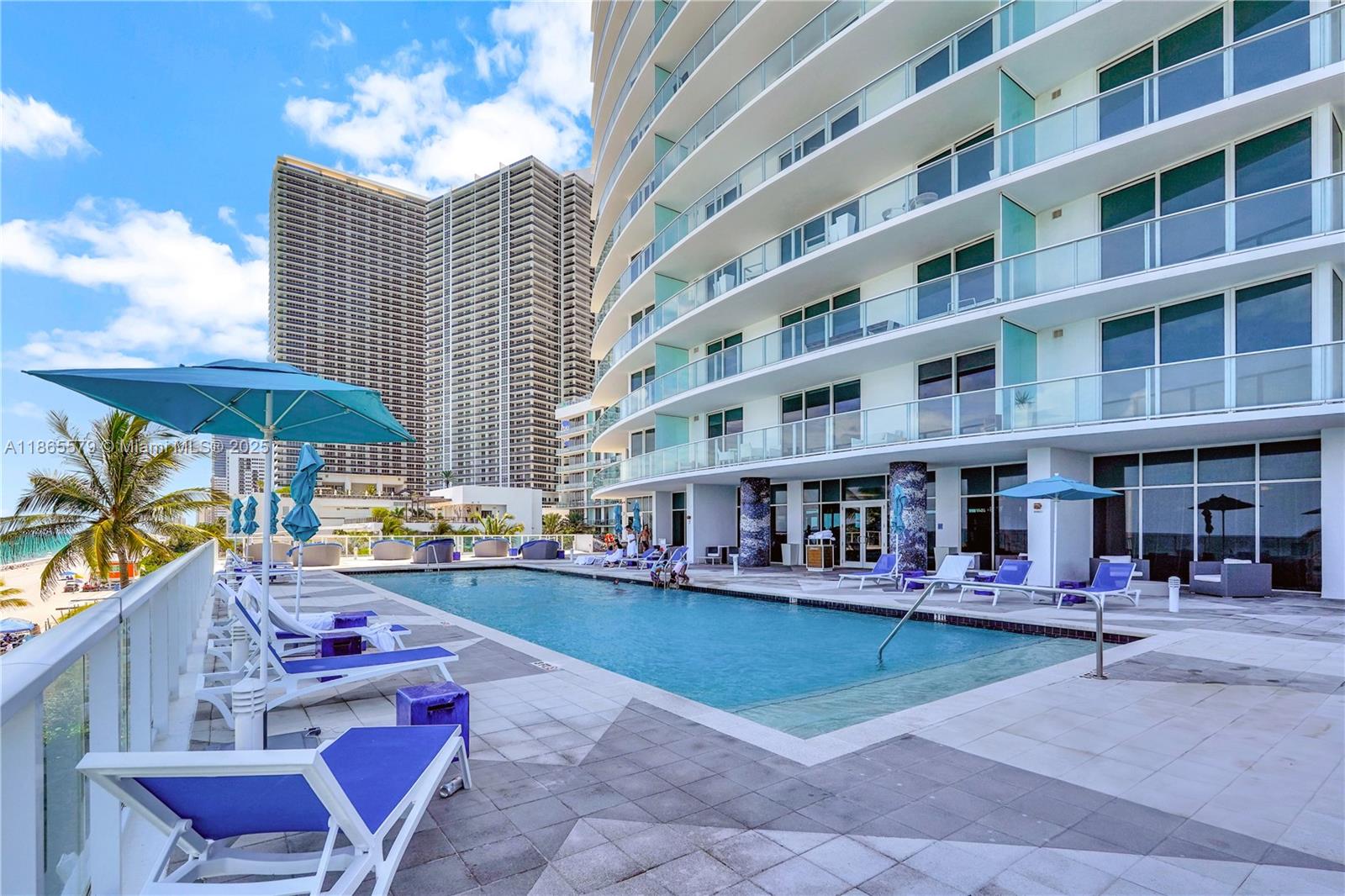 APOGEE BEACH CONDOMINIUM - Residential