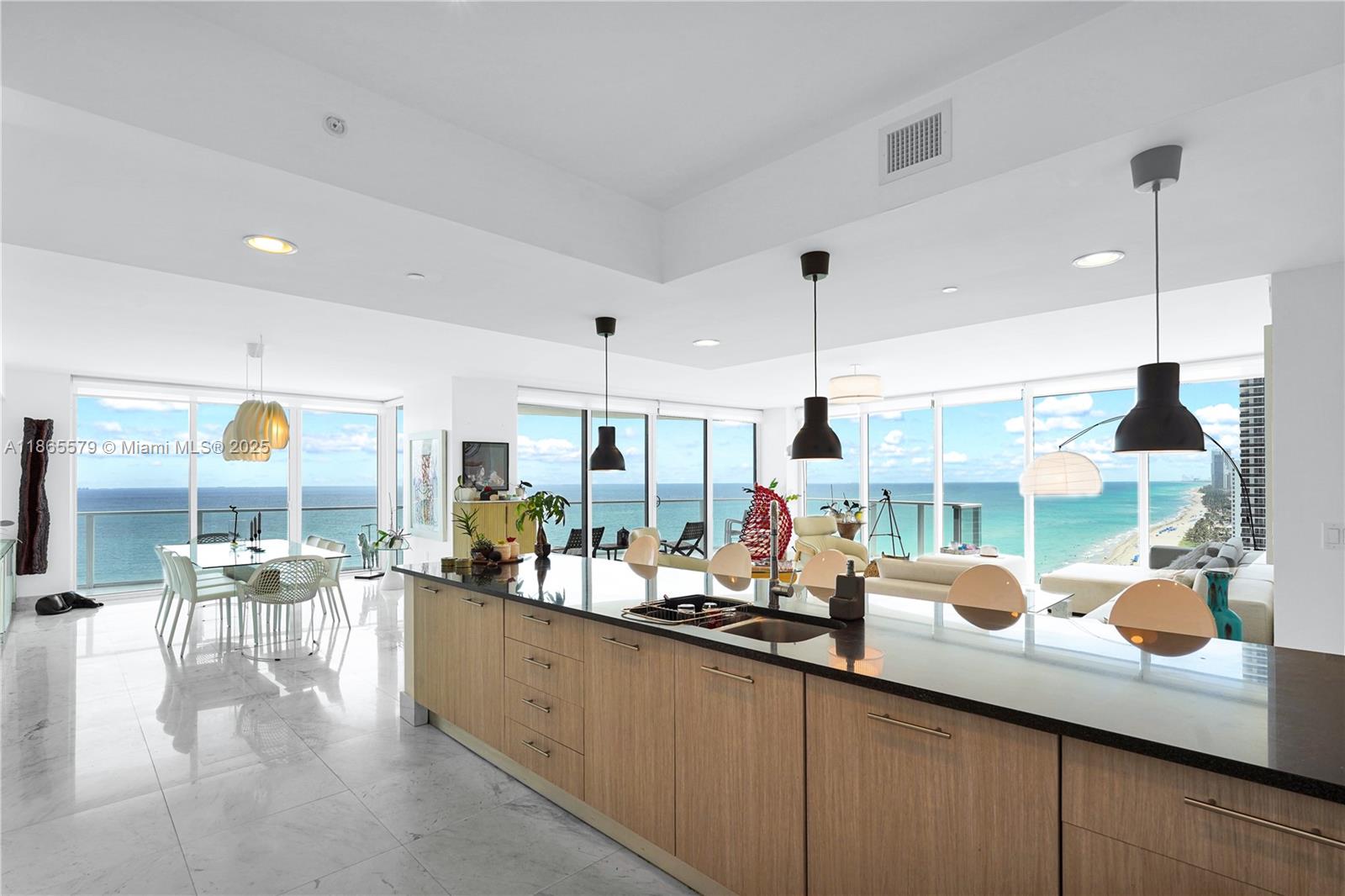 APOGEE BEACH CONDOMINIUM - Residential