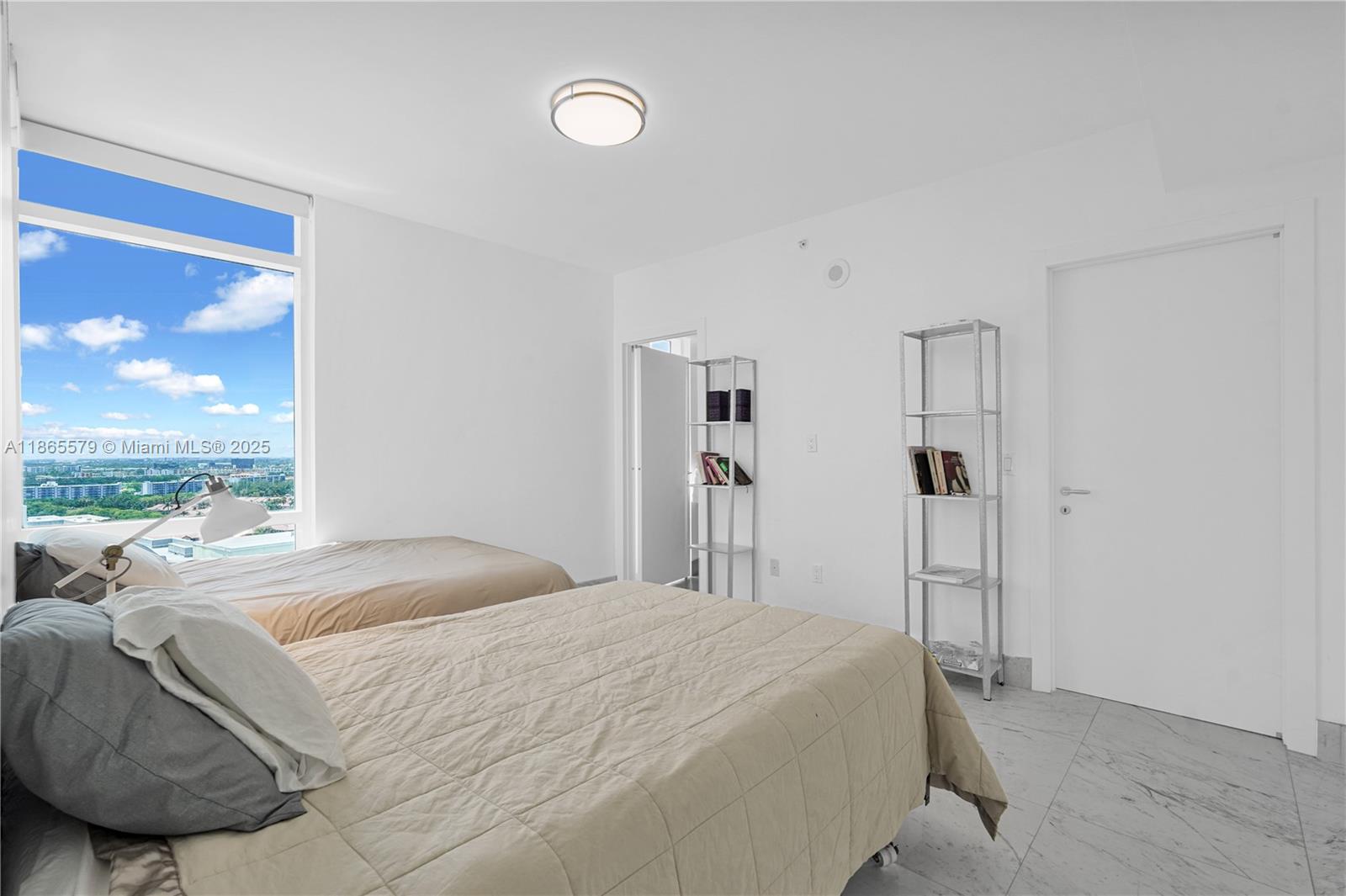 APOGEE BEACH CONDOMINIUM - Residential