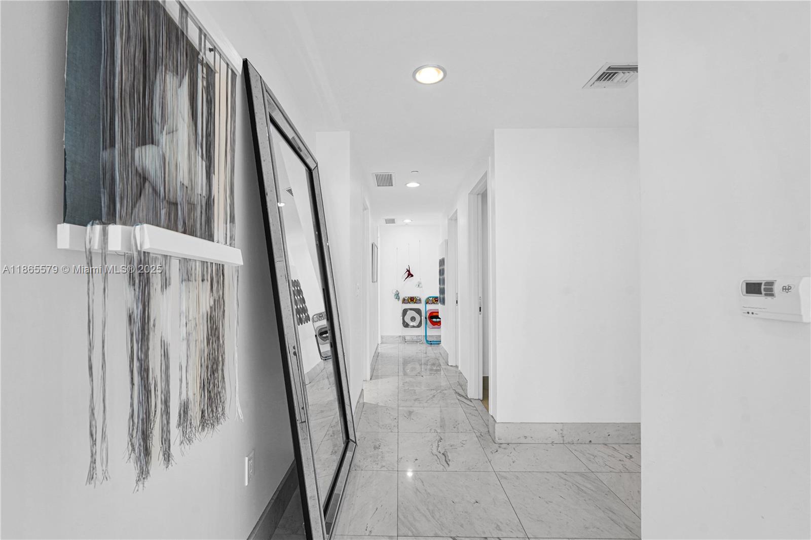 APOGEE BEACH CONDOMINIUM - Residential