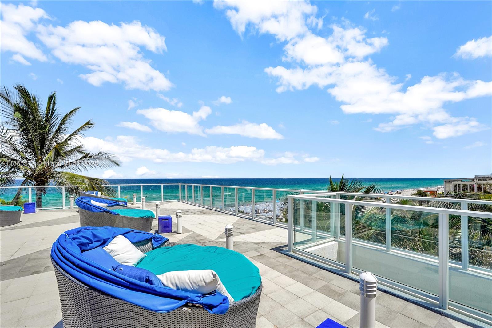 APOGEE BEACH CONDOMINIUM - Residential