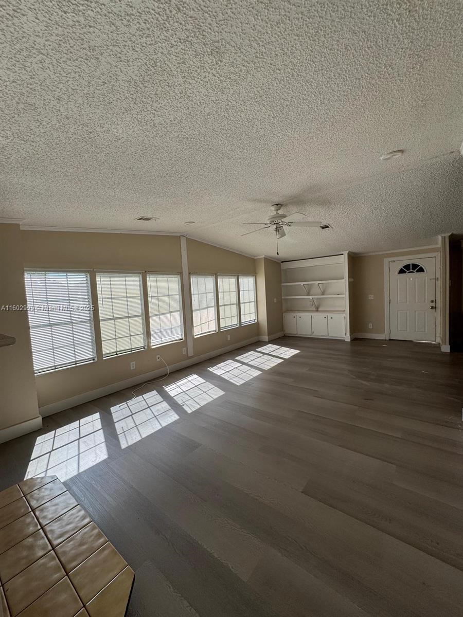 GATEWAY ESTATES PARK COND - Residential