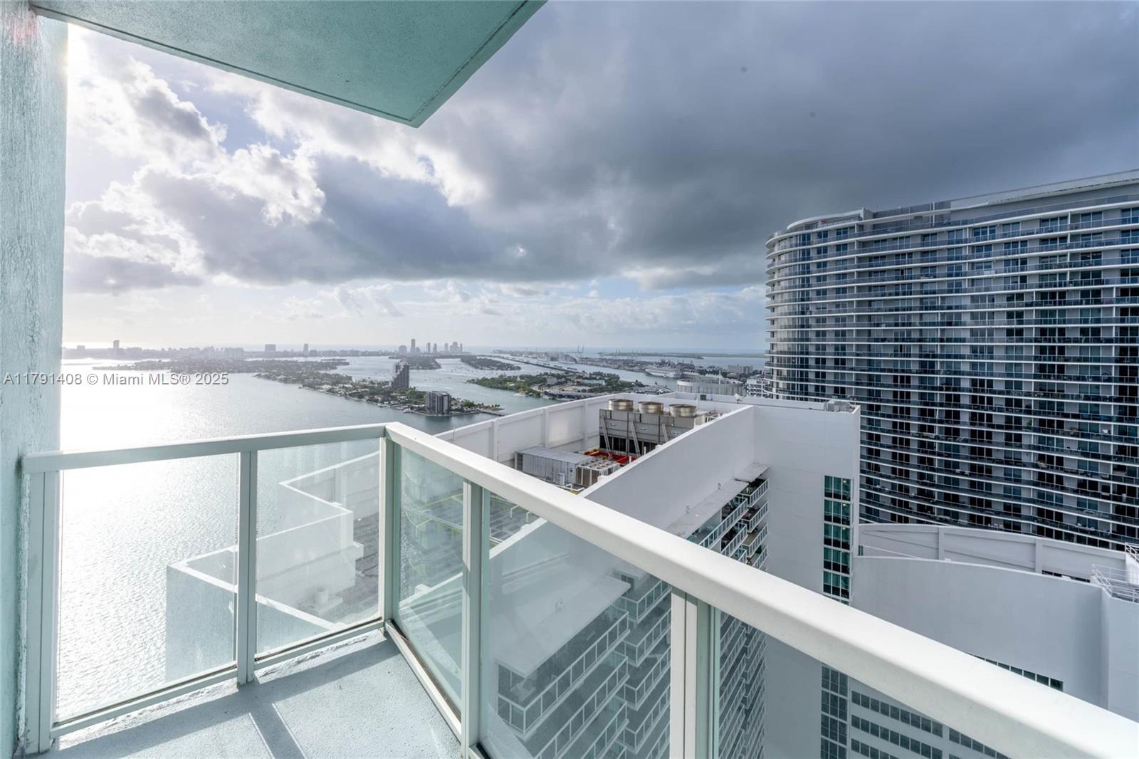 1900 N Bayshore Dr 4407, Miami, Broward County, Florida - 1 Bedrooms  
1 Bathrooms - 