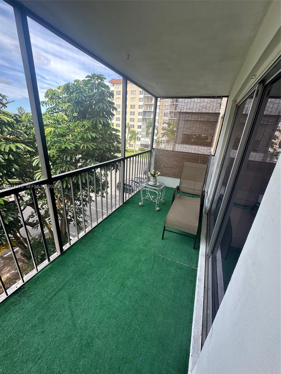 MANORS OF INVERRARY I-4 - Residential