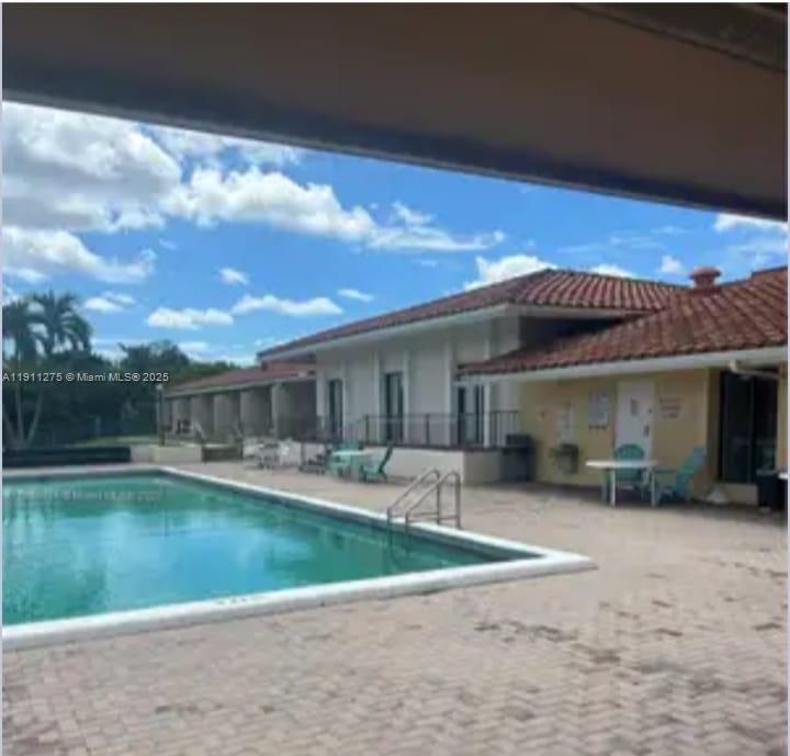 MANORS OF INVERRARY I-4 - Residential