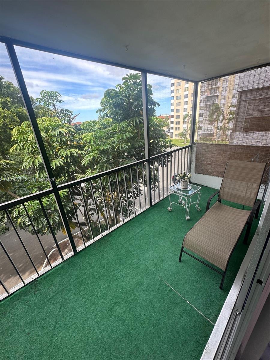 MANORS OF INVERRARY I-4 - Residential