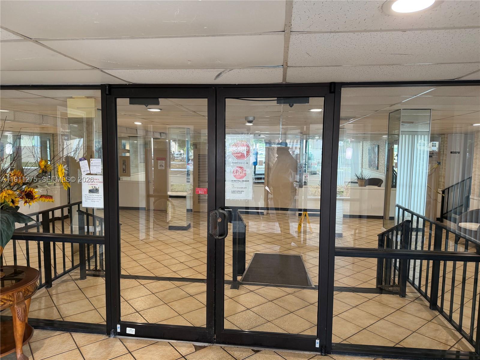 MANORS OF INVERRARY I-4 - Residential