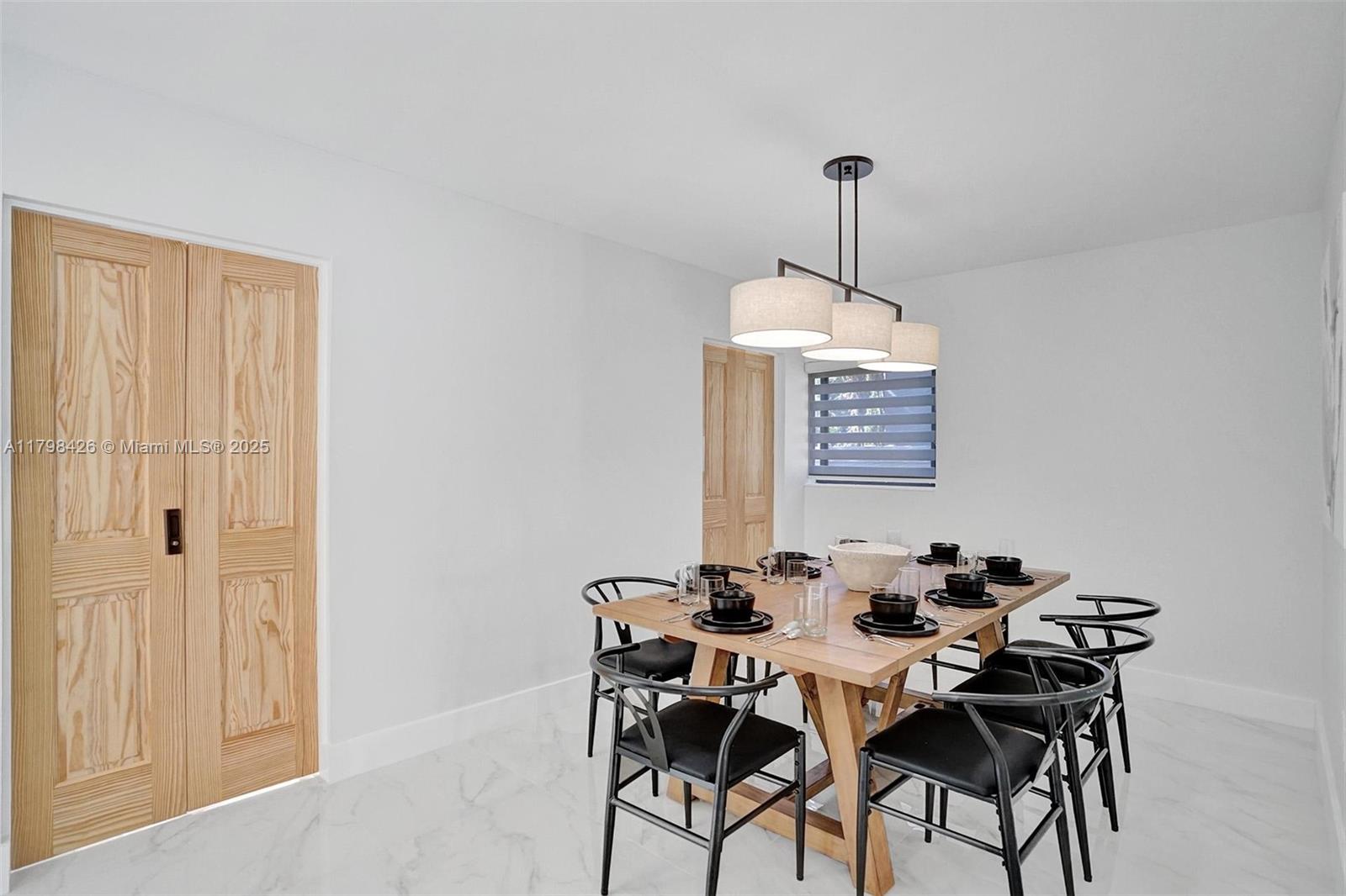 HOLLYWOOD LAKES SECTION - Residential