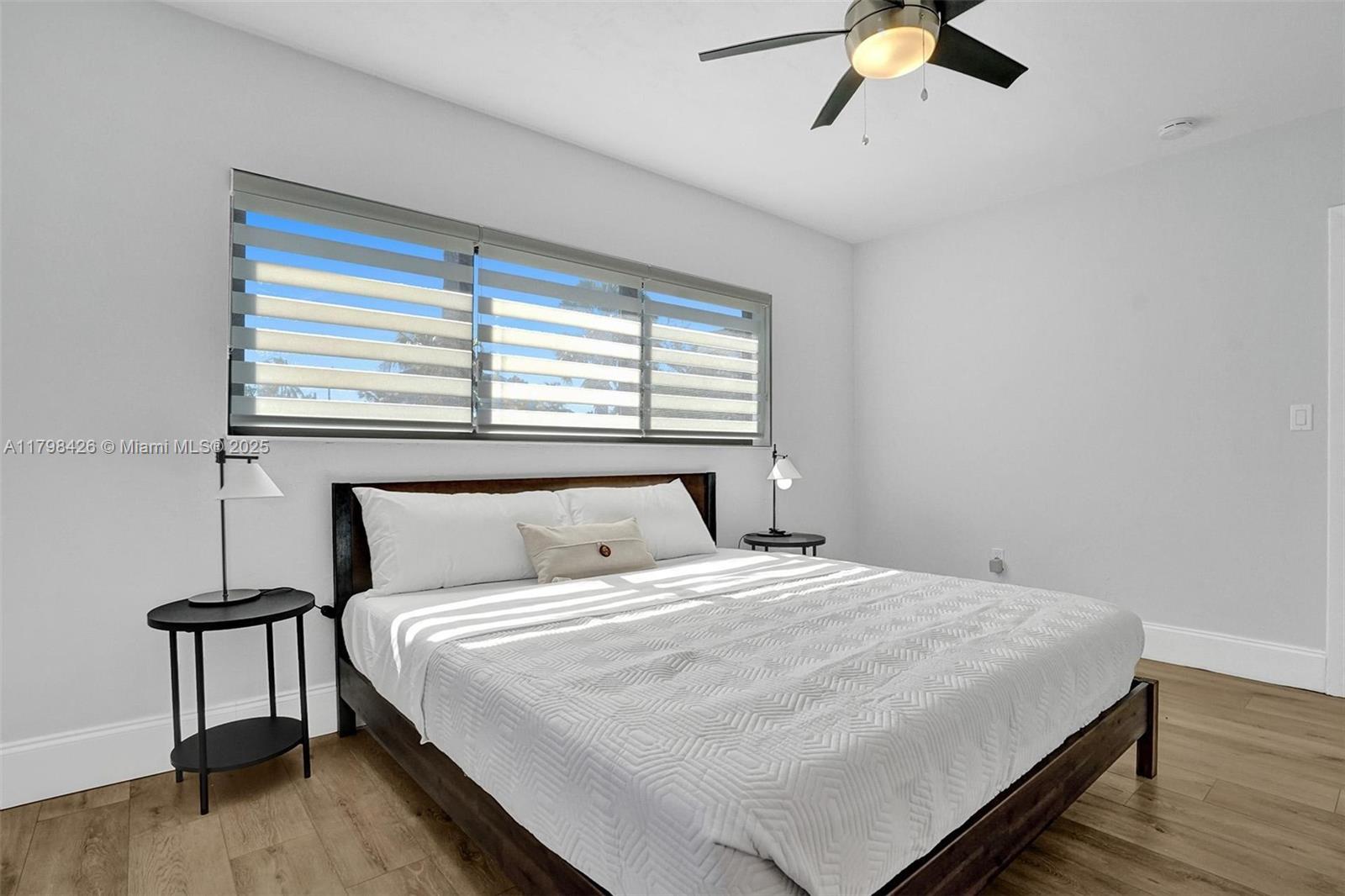 HOLLYWOOD LAKES SECTION - Residential