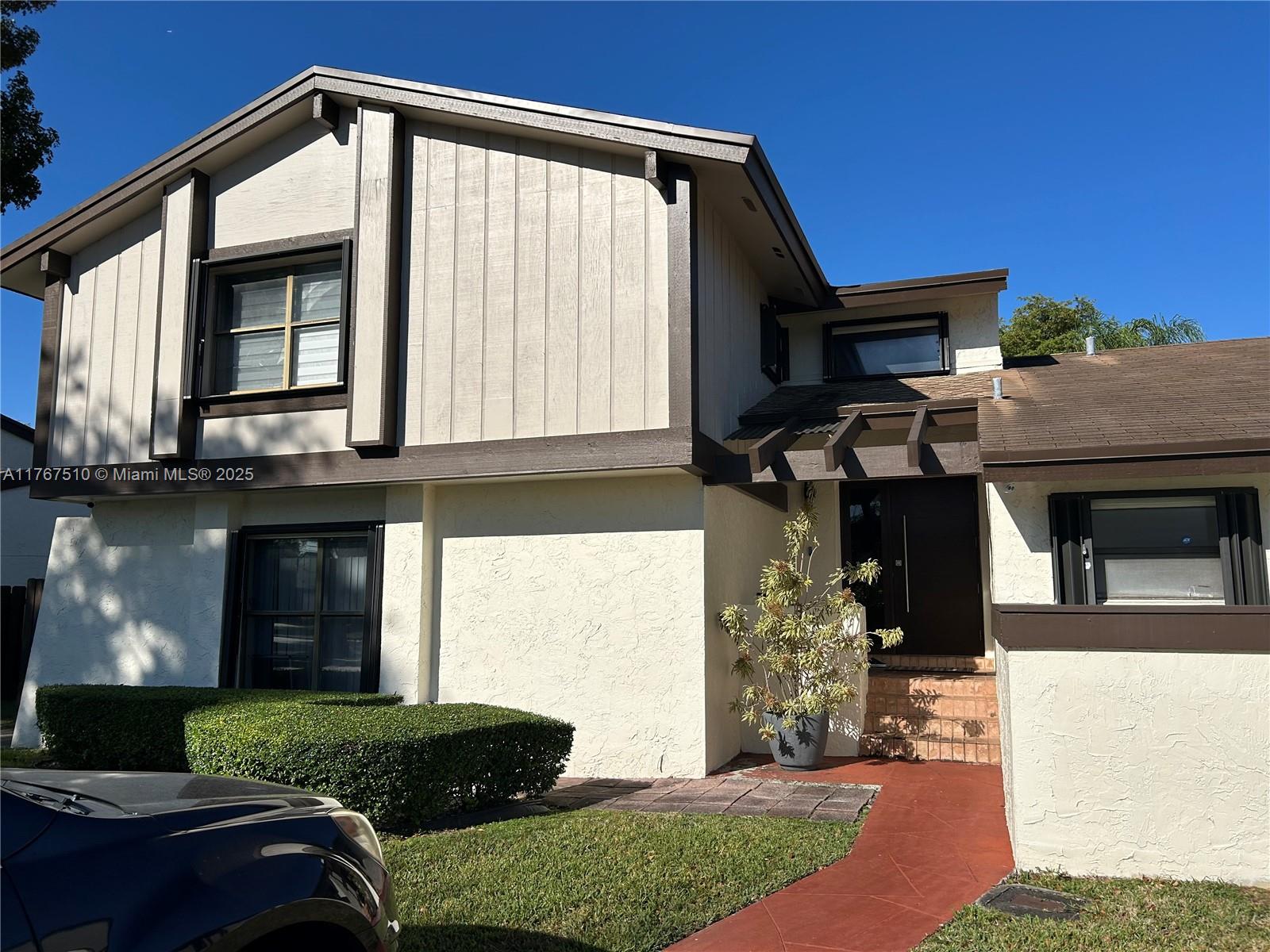 7012 Sw 127th Pl, Miami, Broward County, Florida - 3 Bedrooms  
3 Bathrooms - 