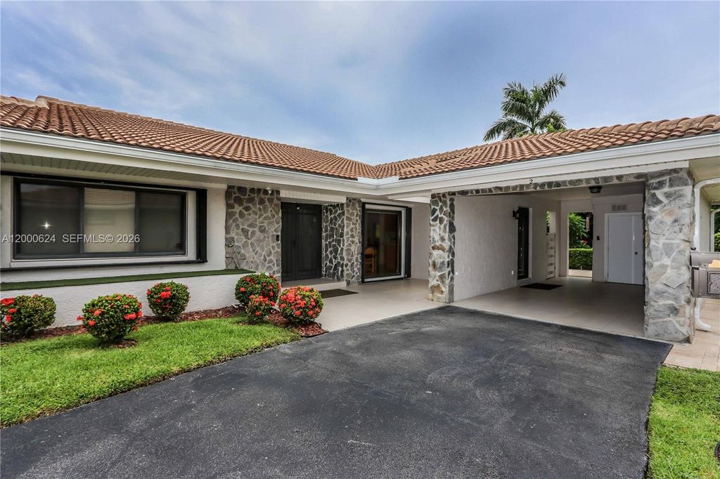 Photo of 3650 N 36th Ave #2, Hollywood, FL 33021 (MLS # A12000624)