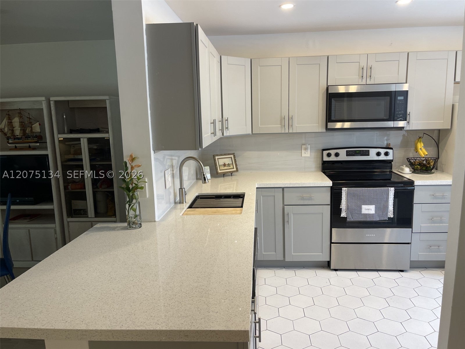 1000 NE 14th Ave 211