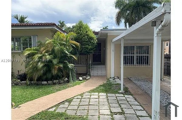 800 SW 25th Rd
