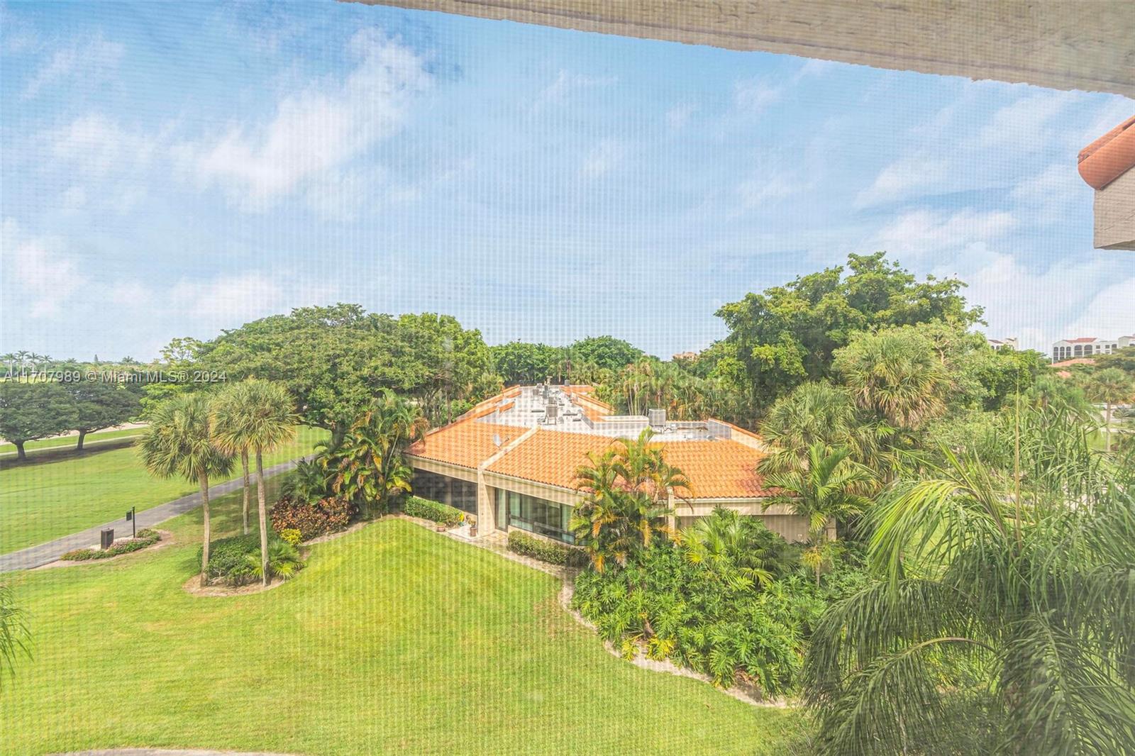 LAKES AT LA PAZ CONDO - Residential Lease