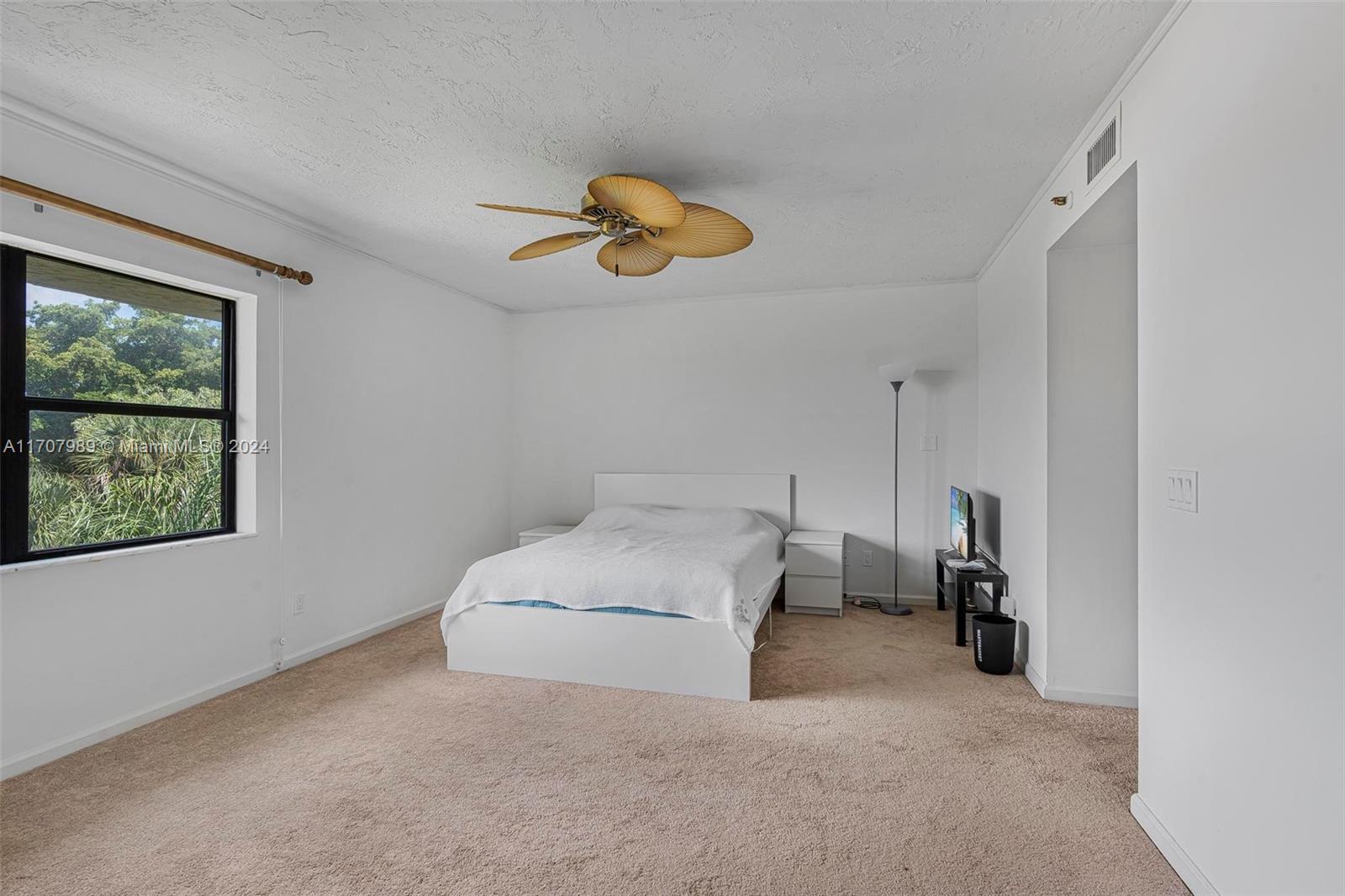 LAKES AT LA PAZ CONDO - Residential Lease