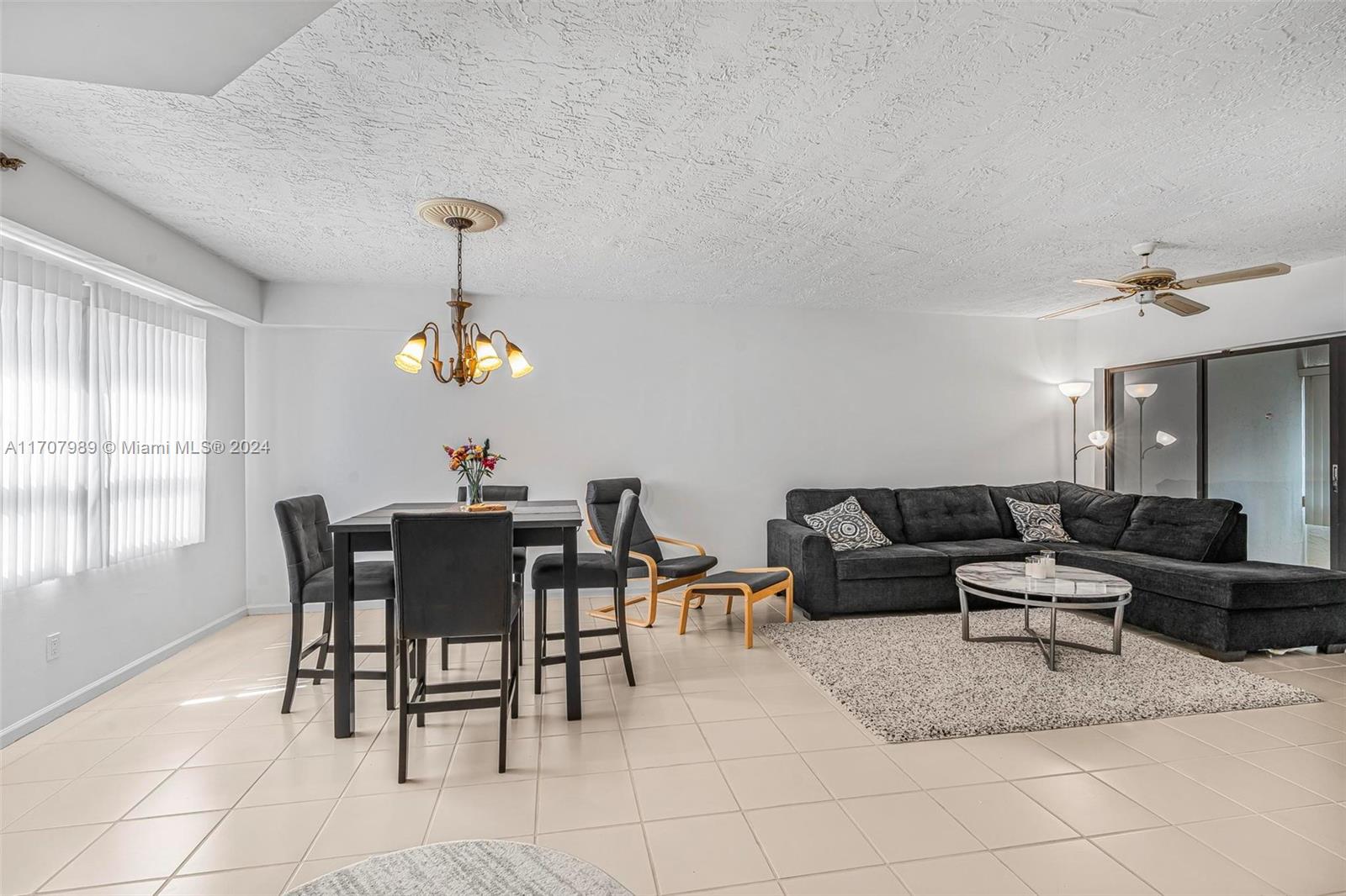 LAKES AT LA PAZ CONDO - Residential Lease