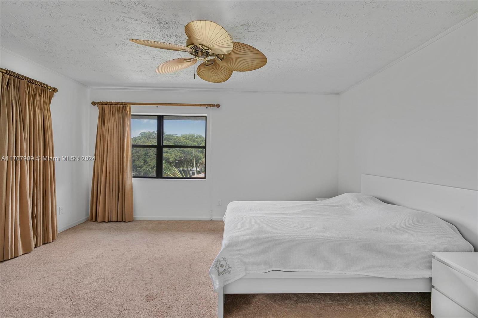 LAKES AT LA PAZ CONDO - Residential Lease