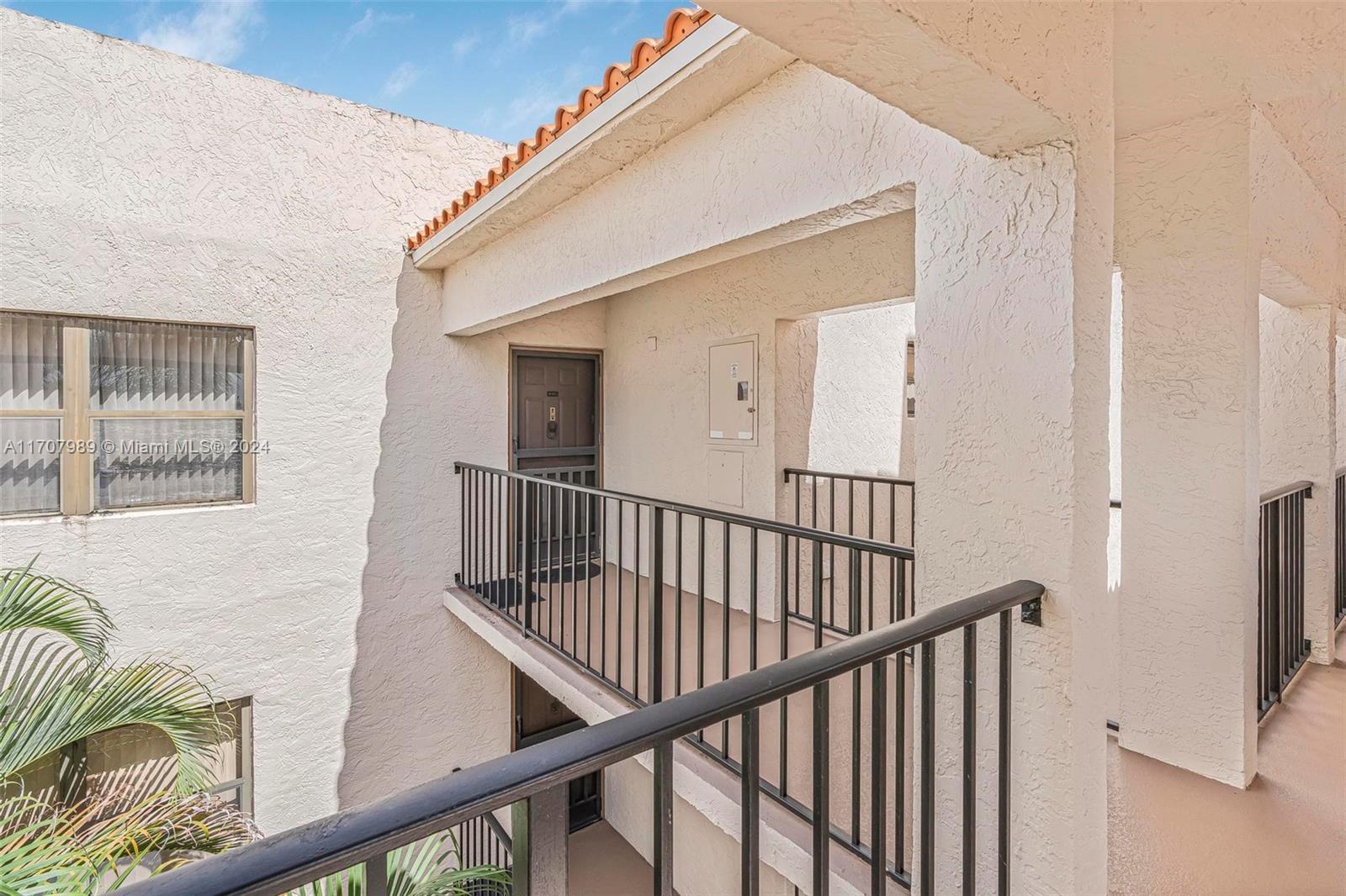 LAKES AT LA PAZ CONDO - Residential Lease