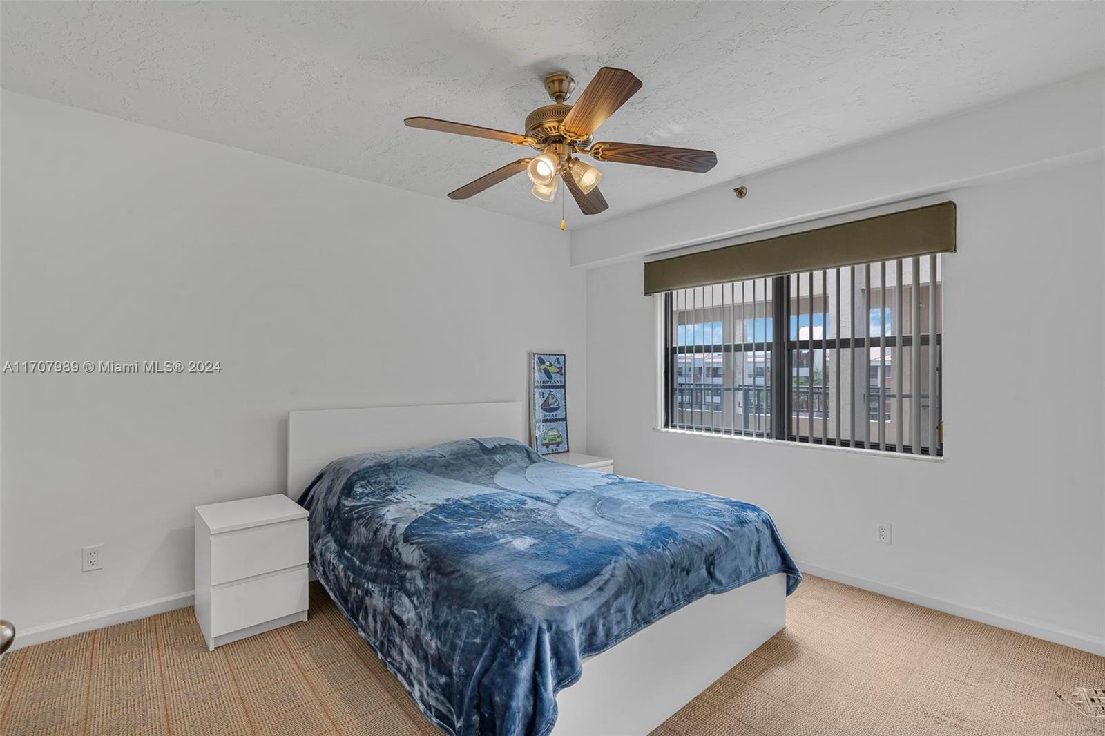 LAKES AT LA PAZ CONDO - Residential Lease