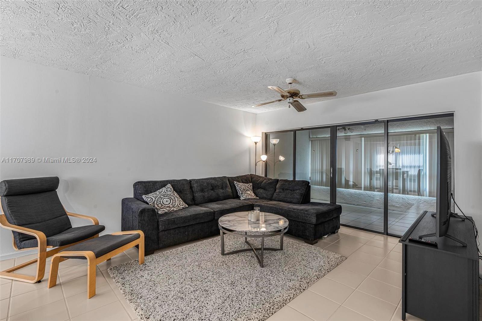 LAKES AT LA PAZ CONDO - Residential Lease