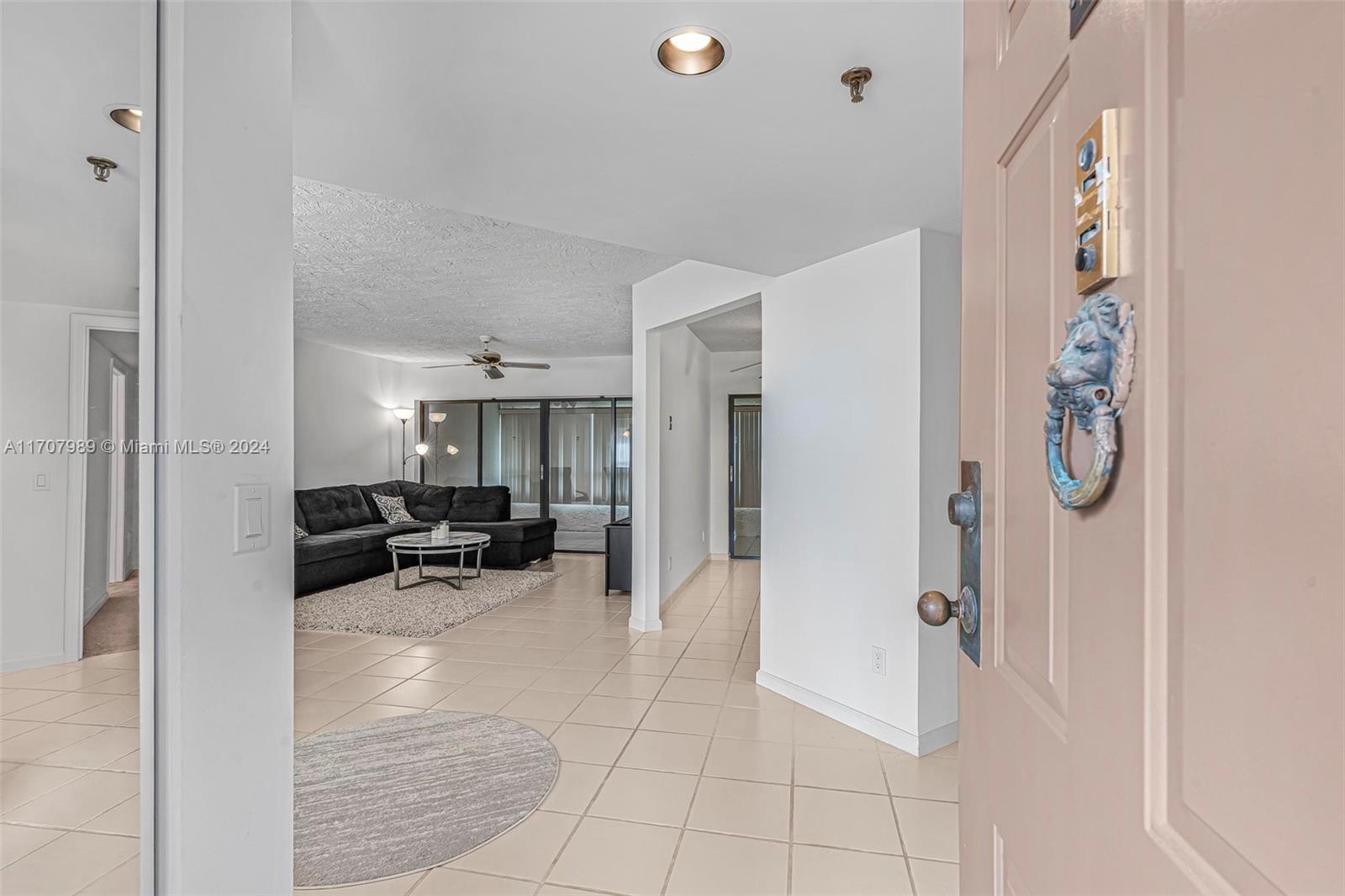 LAKES AT LA PAZ CONDO - Residential Lease