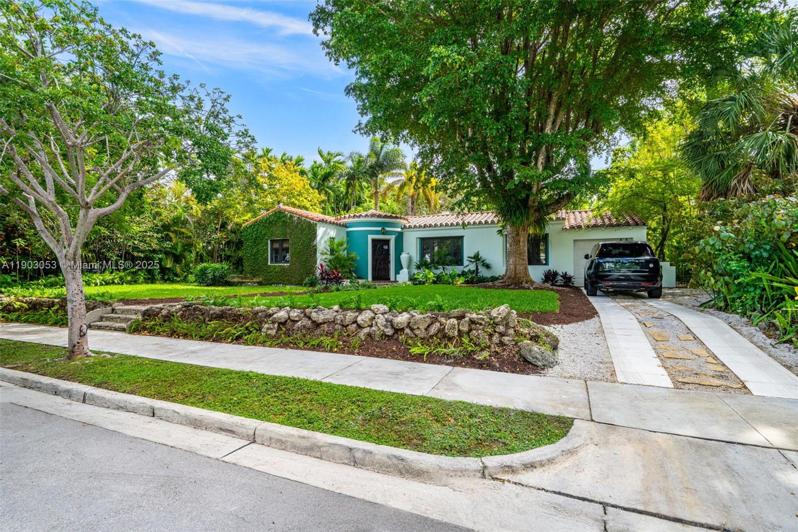 BELLE MEADE OF MIA SEC 1 - Residential