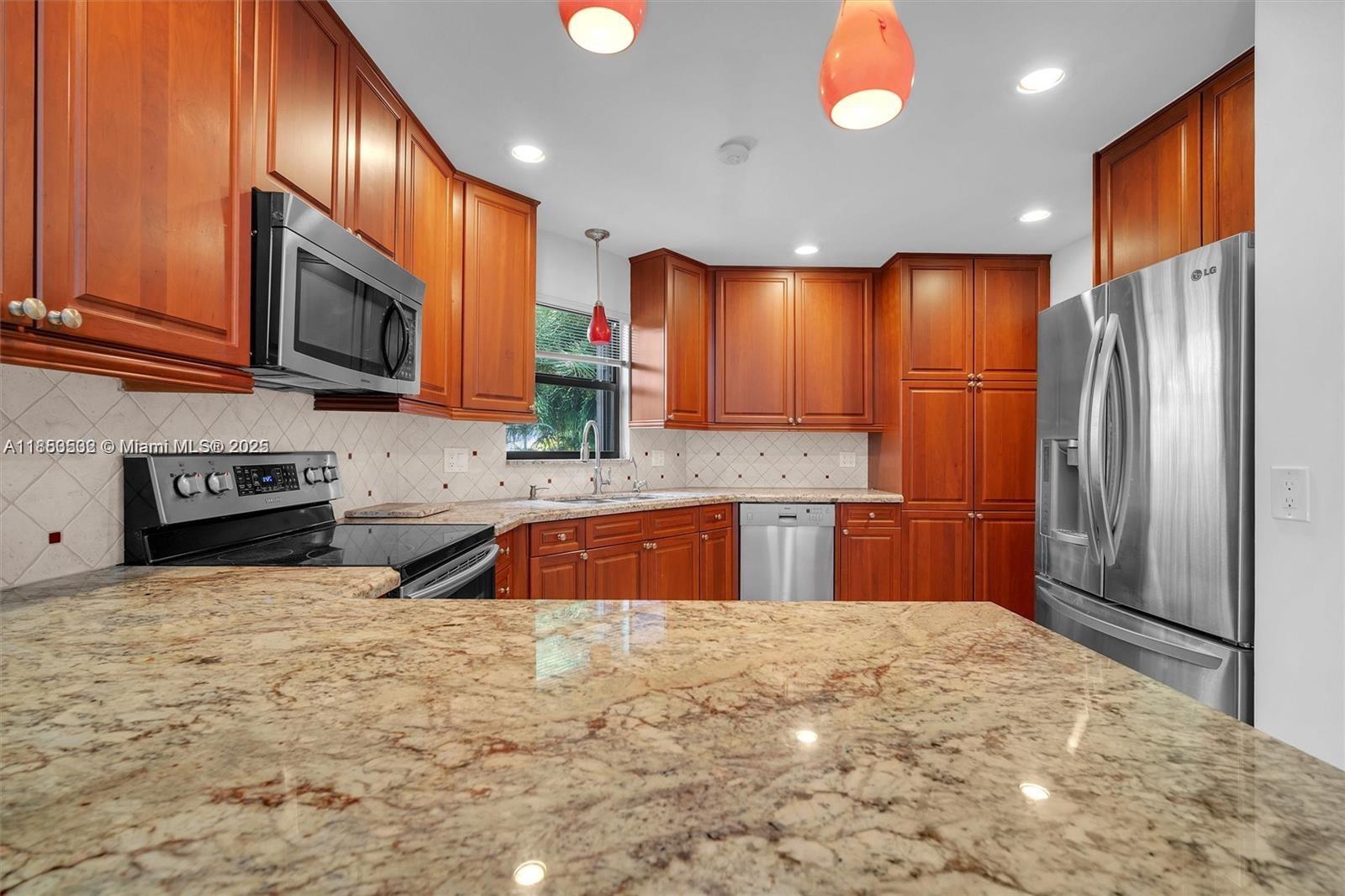 CEDAR RIDGE - Residential