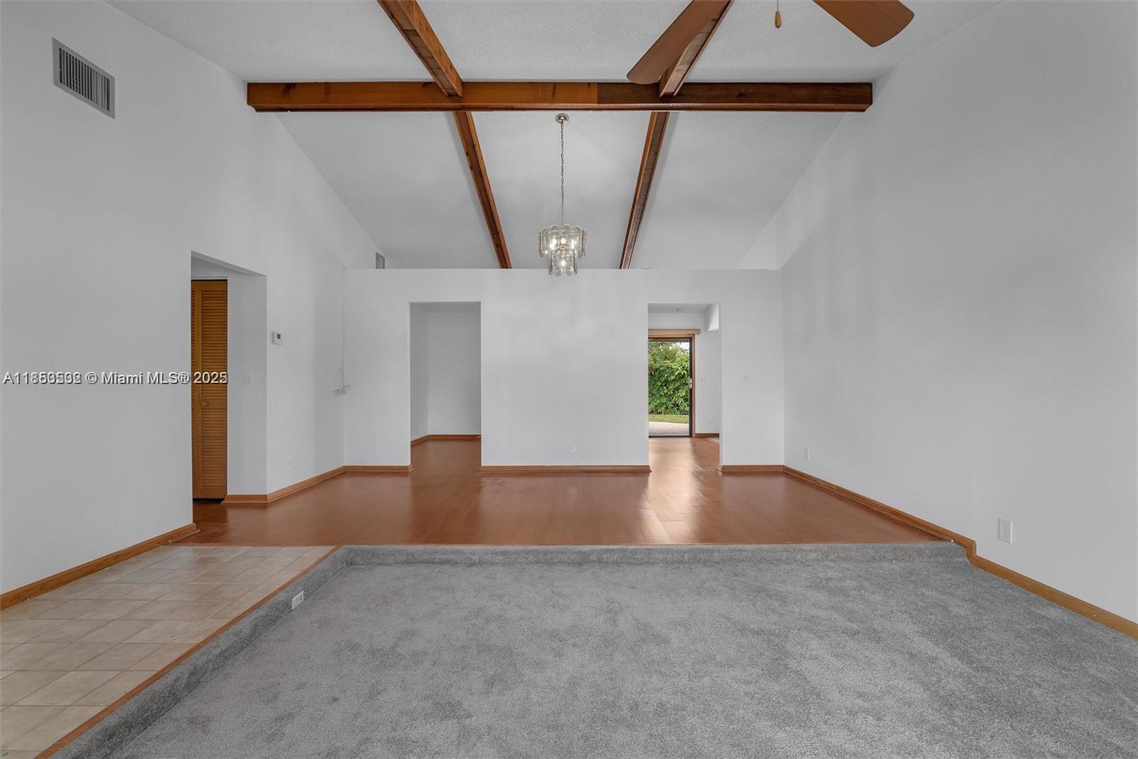 372 NW 35th Pl