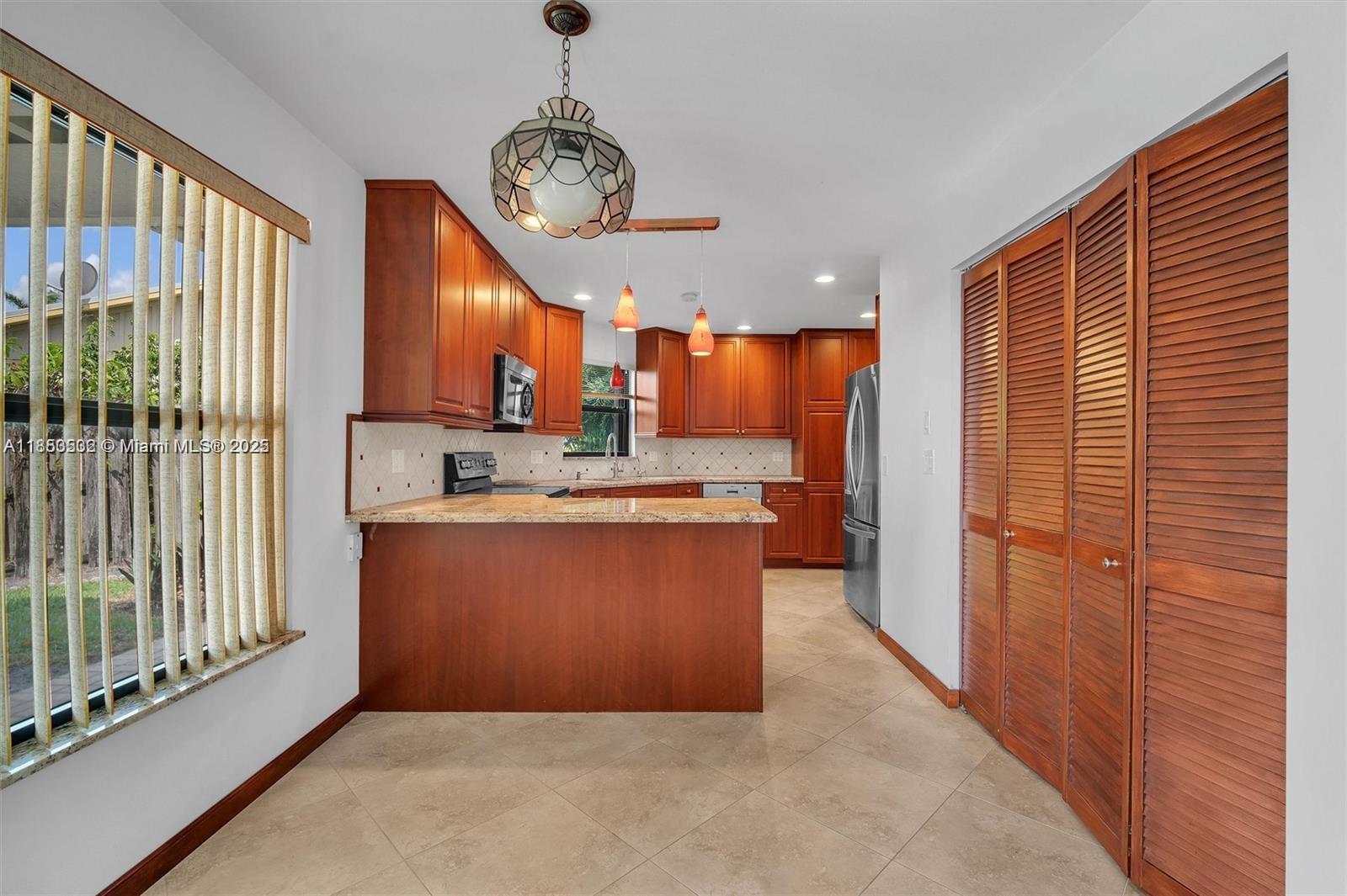 CEDAR RIDGE - Residential