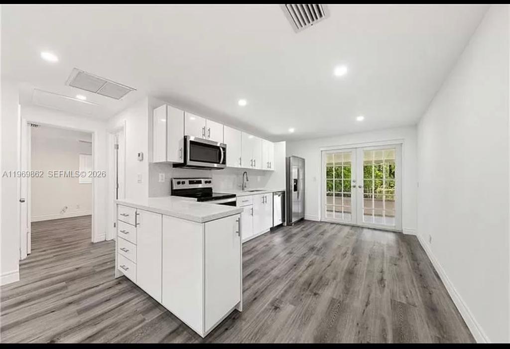 PLAYLAND ISLES - Residential Lease