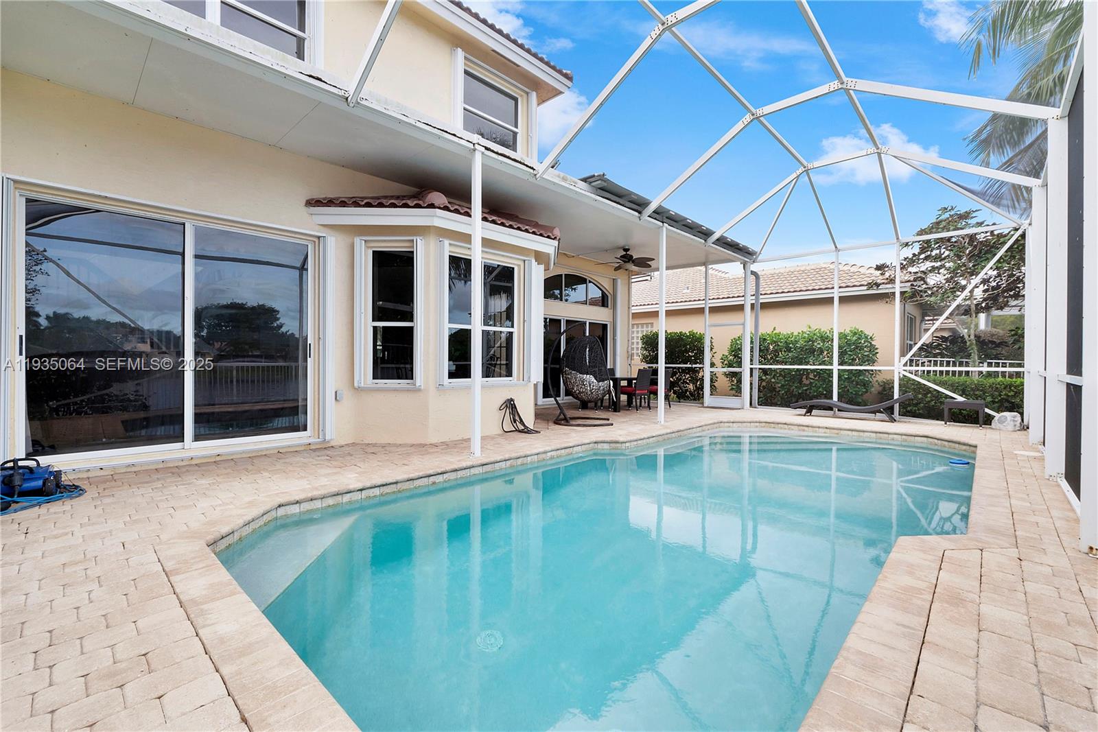 COCO LAKES - Residential