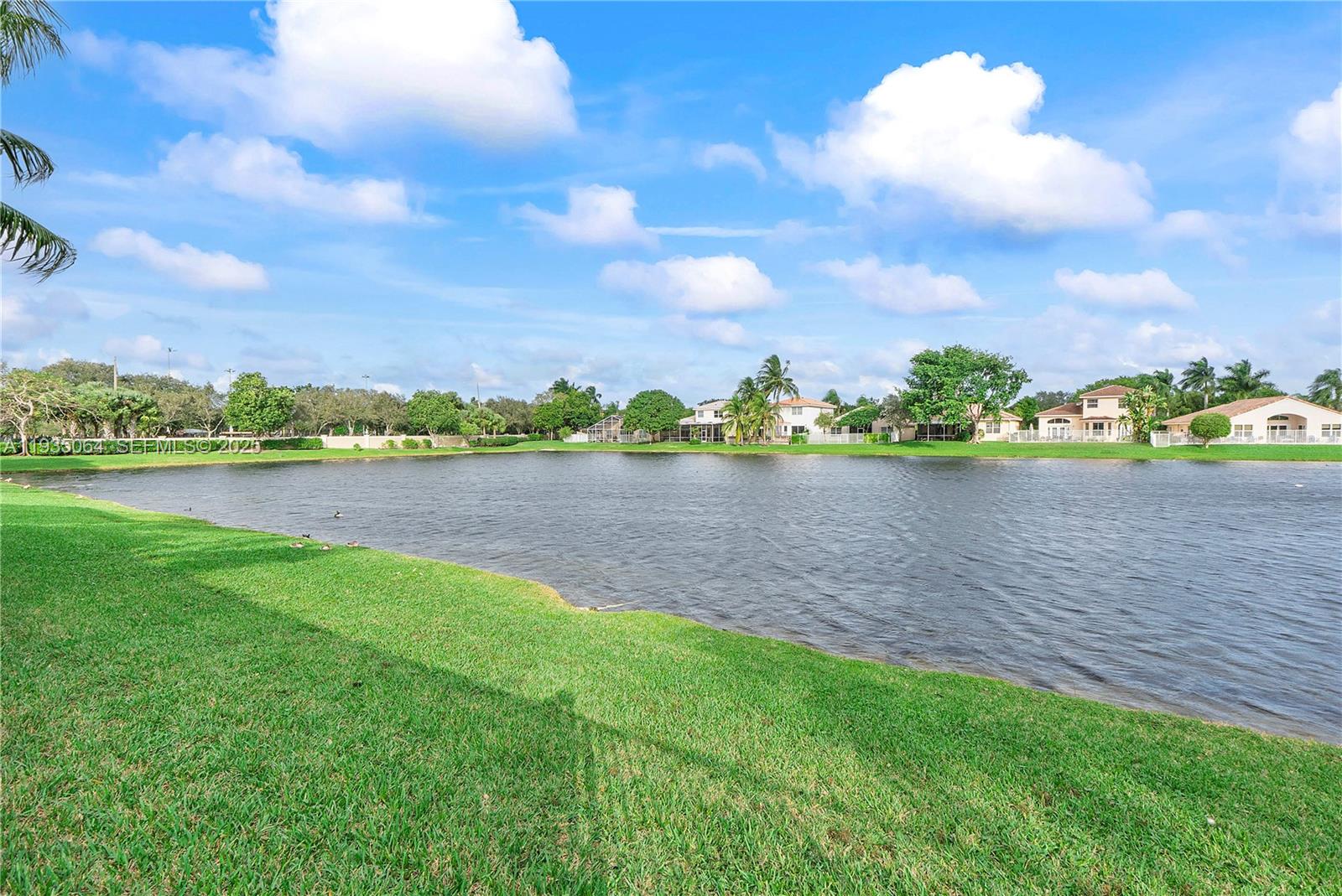 COCO LAKES - Residential